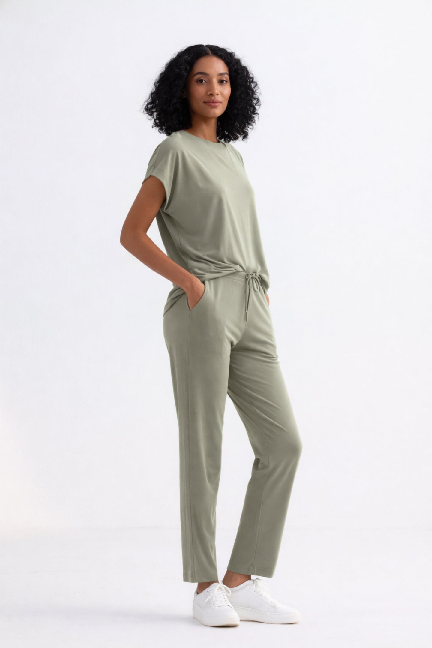 Relaxed Tee in Olive